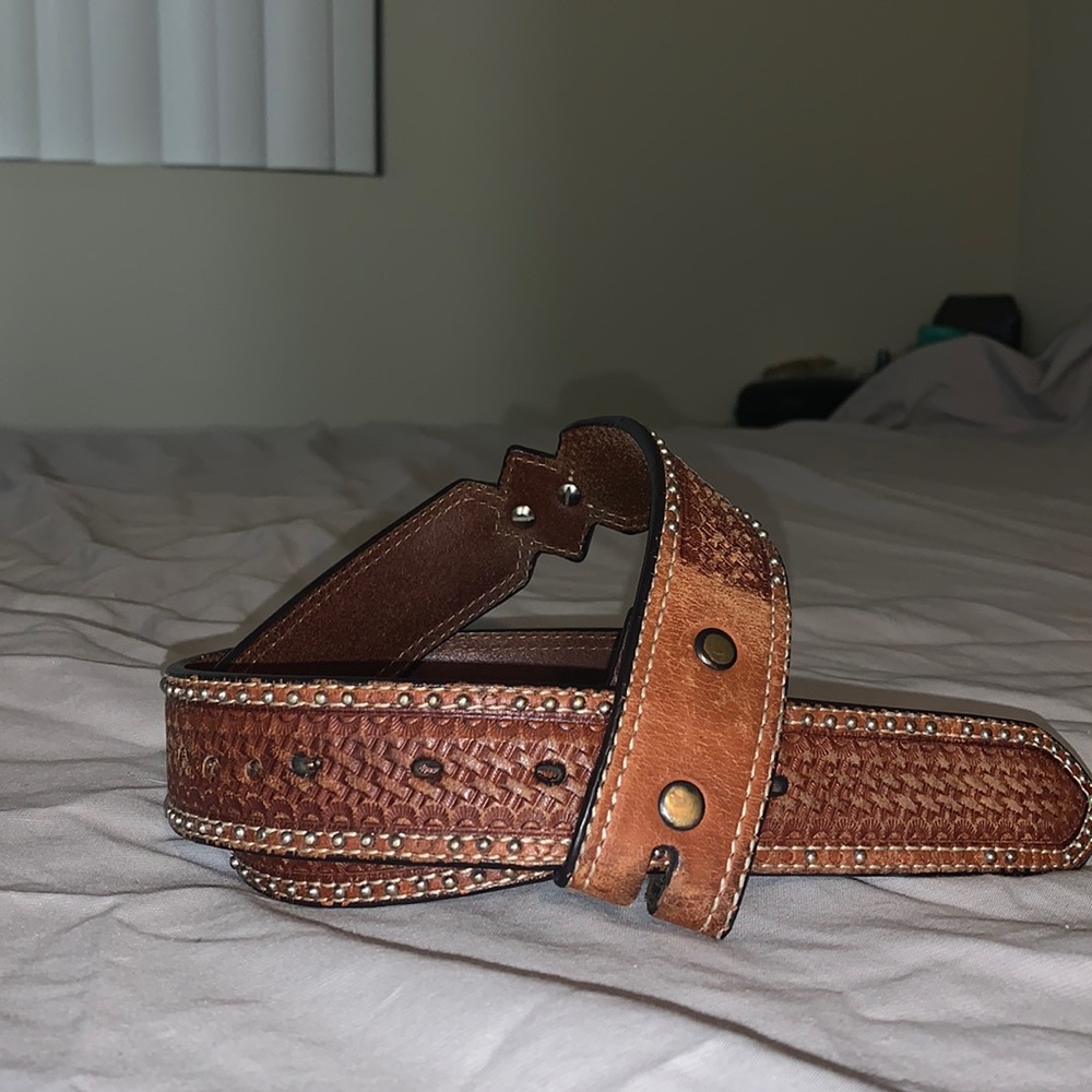 Love the belt it just need a new home ,